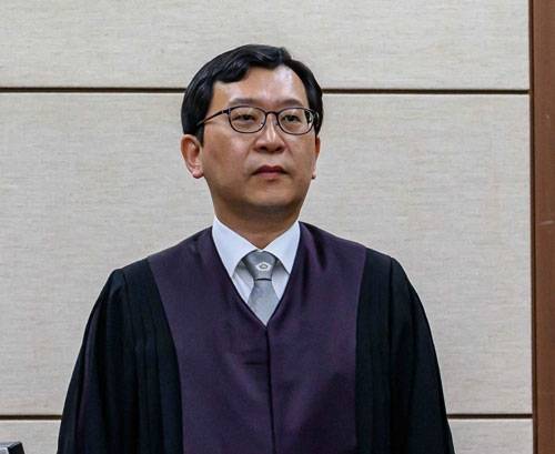 이진관 부장판사