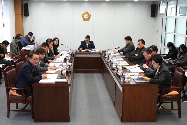 지난 20일 열린 영천시의회 정례간담회 ⓒ영천시의회 제공