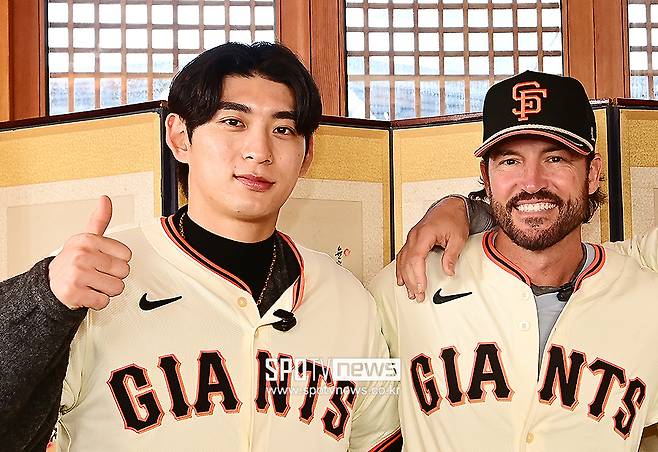 ▲ 토니 바이텔로 감독 이정후 ⓒ곽혜미 기자