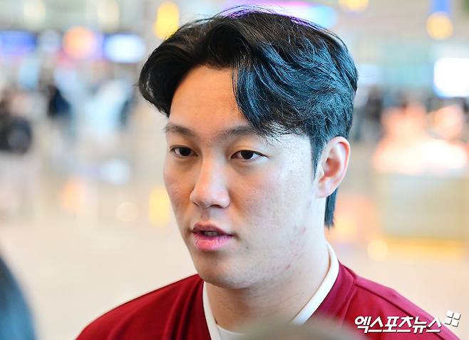 수술 후 재활 중인 키움 히어로즈 에이스 안우진이 22일 인천국제공항을 통해 대만으로 출국했다. 사진 김한준 기자