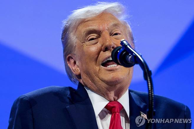 다보스포럼서 연설하는 트럼프 [스위스 다보스 로이터=연합뉴스. 재판매 및 DB 금지]