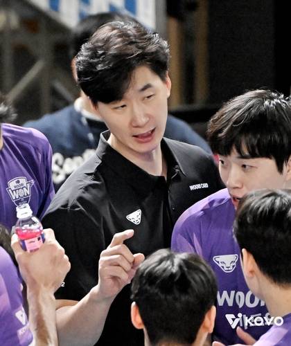 박철우 우리카드 대행, '친정' 삼성화재전 첫 만남서 완승(종합)