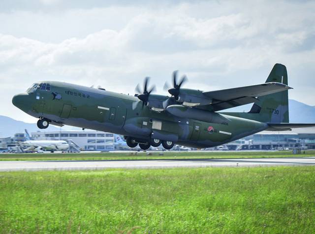 C-130H와 동일계열 기종인 C-130J 항공기 모습. 대한민국 공군 홈페이지