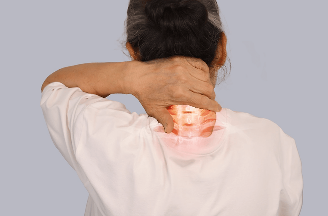 지긋지긋한 두통, 원인은 머리 아닌 '목'… 초기 대응 늦지 않아야｜출처: 클립아트코리아