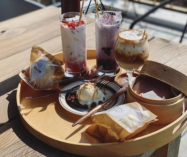 찐빵을 기반으로 한 독특한 빵을 맛볼 수 있는 슬지제빵소. 사진 네이버 지도 슬지제빵소 업체 등록 사진