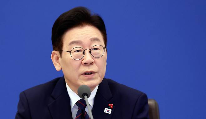 이재명 대통령이 22일 청와대에서 열린 수석보좌관회의에서 발언하고 있다. 뉴스1