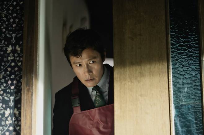 Lee Byung-hun stars in "No Other Choice" (CJ ENM/Moho Film)