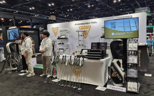한미 정상회담을 통해 스타덤에 오른 우리나라 수제 퍼터 브랜드 골드파이브 부스. 사진_류시환