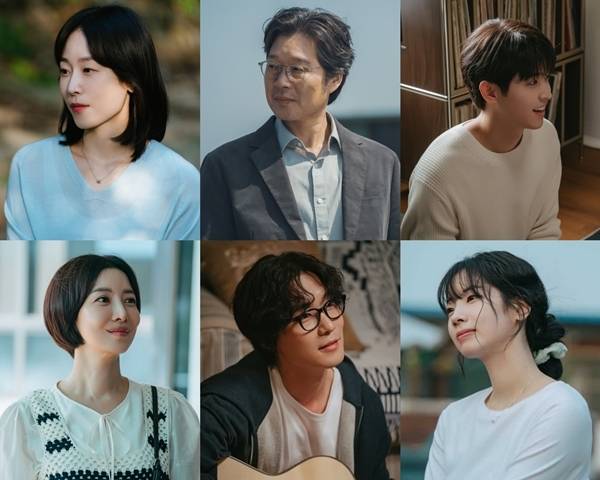 JTBC 금요시리즈 ‘러브 미’(연출 조영민, 극본 박은영·박희권, 제작 SLL·하우픽쳐스) 서현진, 유재명, 이시우, 윤세아, 장률, 다현(트와이스), 서씨네 가족과 세대별 ‘러브’의 주인공 6인방이 오늘(23일) 최종회 방송을 앞두고, 각자의 언어로 마지막 인사를 건넸다.