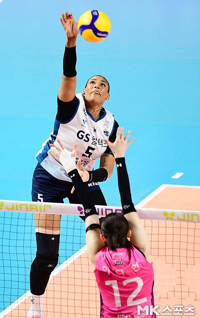 GS칼텍스는 1세트 초반 좋은 분위기를 이어가지 못했다. 사진(인천)= 김영구 기자