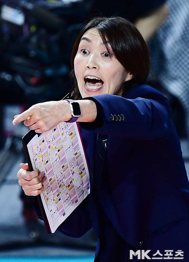 요시하라 토모코 흥국생명 감독은 성장은 계속되어야 한다고 강조했다. 사진(인천)= 김영구 기자