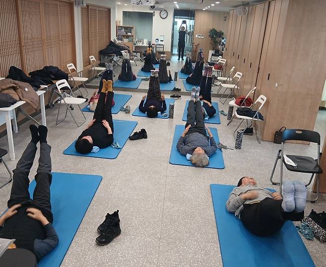 종로구 관절 가동성 운동 및 근력운동 프로그램 모습/사진제공=종로구