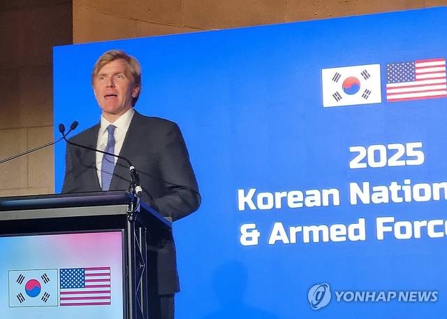 지난 2015년 11월 14일(현지시간) 미국 워싱턴DC 앤드루 멜론 오디토리움에서 주미한국대사관의 국경일 리셉션이 개최됐다. 앨버리지 콜비 미 국방부(전쟁부) 차관이 축사를 하고 있다. 연합뉴스
