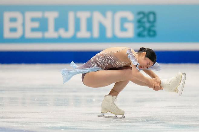 [베이징=AP/뉴시스] 이해인이 22일(현지 시간) 중국 베이징에서 열린 2026 국제빙상경기연맹(ISU) 피겨 스케이팅 사대륙선수권대회 여자 싱글 쇼트프로그램 연기를 펼치고 있다. 이해인은 기술점수(TES) 34.38점, 예술점수(PCS) 32.68점으로 합계 67.06점을 받아 시즌 최고 점수로 6위를 기록했다. 2026.01.23.