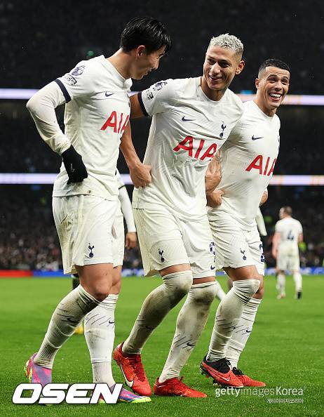 [사진] 손흥민과 히샬리송 ⓒGettyimages(무단전재 및 재배포 금지)