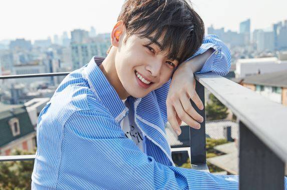 그룹 아스트로의 멤버 차은우. 판타지오