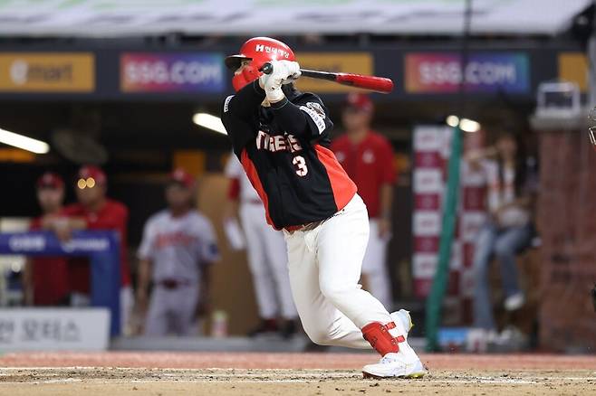 ▲ 팀의 주전 2루수로 여전히 큰 기대를 모으는 김선빈 ⓒKIA타이거즈