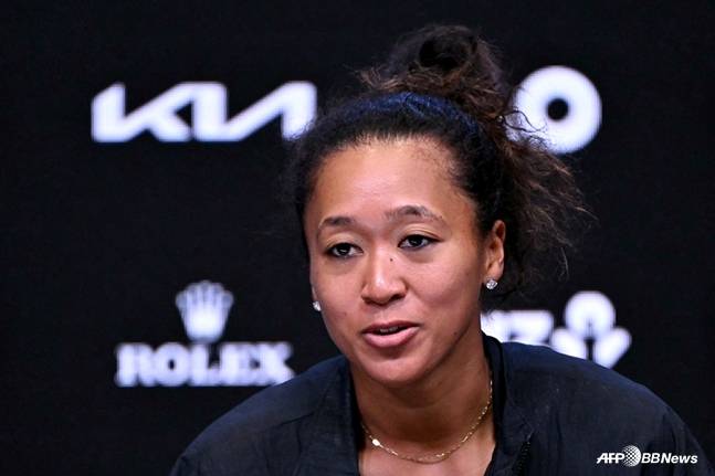 기자회견을 하고 있는 오사카. /AFPBBNews=뉴스1