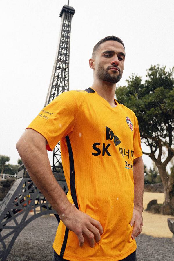 제주SK, 빌드업 능력 갖춘 세레스틴 영입.(사진제공=제주SK)