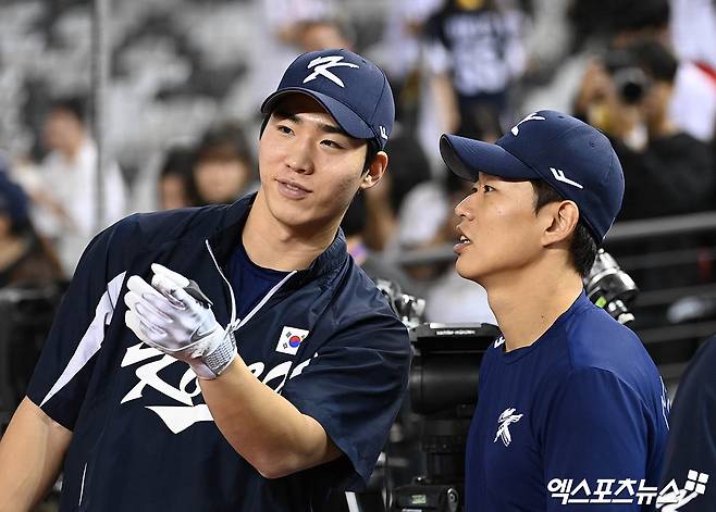 2024 세계야구소프트볼연맹(WBSC) 프리미어12 국가대표팀에 함께 승선했던 이주형(왼쪽)과 송성문. 사진 엑스포츠뉴스 DB