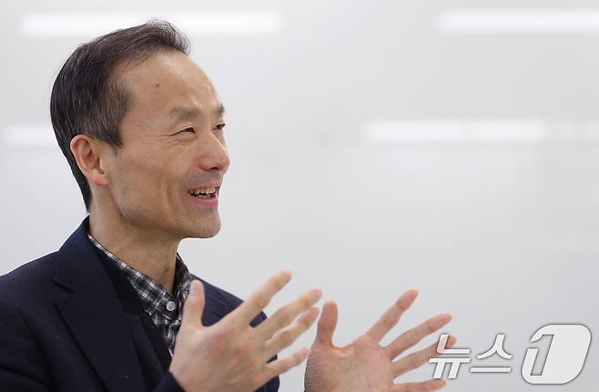 안정식 전 SBS 북한전문기자가 서울 종로구 뉴스1 사옥에서 인터뷰를 하고 있다. ⓒ News1 오대일 기자