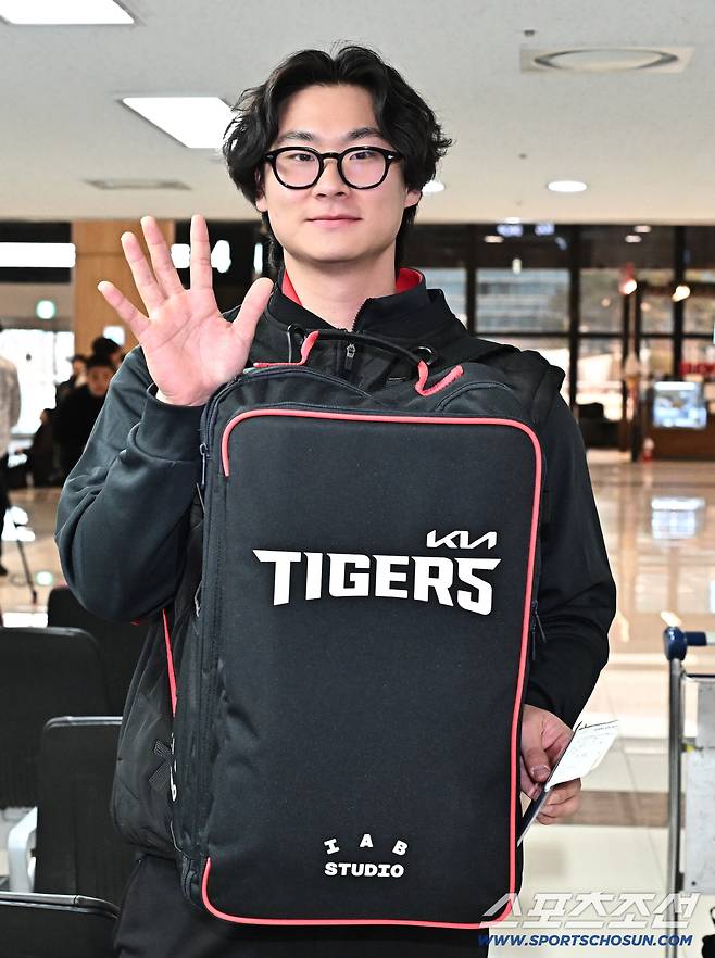 밝은 표정으로 인사를 건네는 KIA 곽도규.