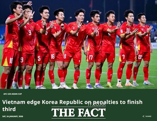 '김상식 매직'을 앞세워 사상 첫 3위에 오른 베트남 선수들./AFC