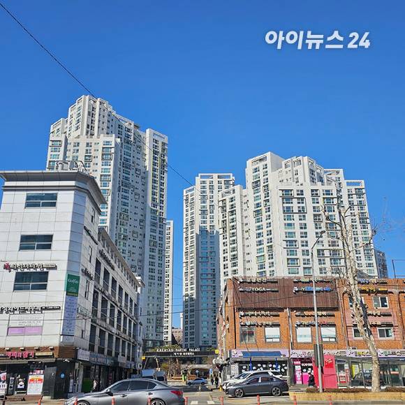 강남구 대치동의 '래미안 대치 팰리스' 아파트 전경  [사진=이효정 기자 ]