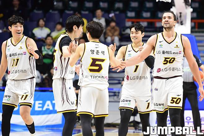 LG 11번 연속 KCC 이겼다, 현대모비스의 삼성전 23연승엔 한참 뒤진다