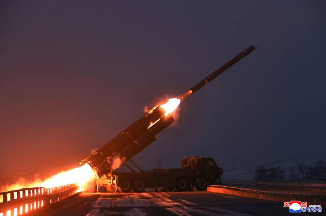 ▲ 북한은 28일 서해상에서 김정은 북한 국무위원장이 참석한 가운데 장거리전략순항미사일 발사 훈련을 진행했다고 조선중앙통신이 29일 보도했다.2025.12.29   평양 조선중앙통신