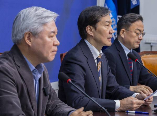 조국혁신당 조국 대표가 지난달 31일 국회에서 열린 끝까지 간다 특별위원회 회의에서 발언하고 있다. 연합뉴스