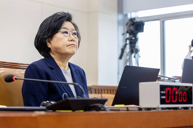 이혜훈 기획예산처 장관 후보자가 지난 23일 국회 재정경제기획위원회에서 열린 인사청문회에 출석해 자리에 앉아 있다. [공동취재단, 연합뉴스]