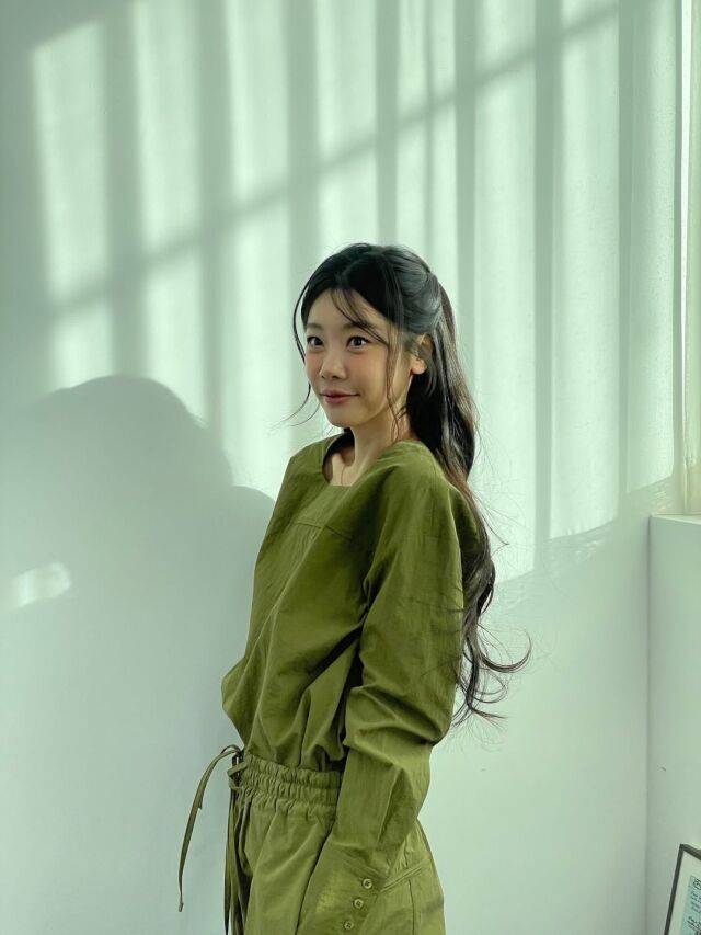 걸스데이 소진이 한층 더 사랑스러워진 미모를 뽐냈다. / 소진 SNS