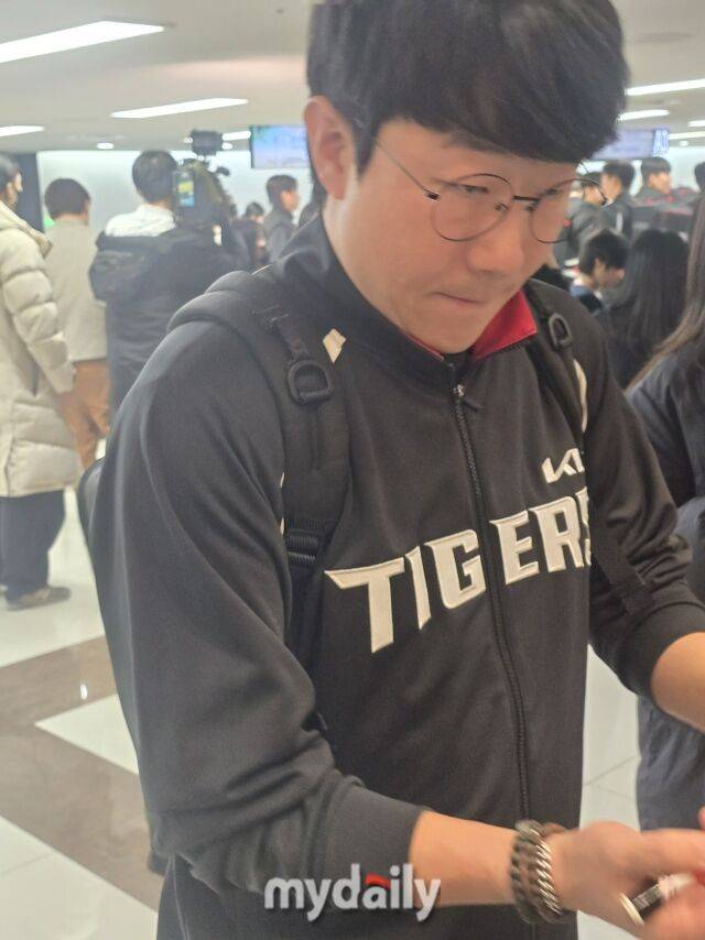 “(박)찬호는 눈물 없는 애다” KIA 38세 양현종 세월무상과 ‘거짓말 인터뷰’ 유쾌한 의혹 제기…편지가 뭐길래[MD김포공항]