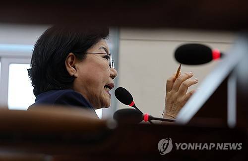 답변하는 이혜훈 기획예산처 장관 후보자 [자료: 연합뉴스]