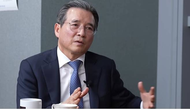 김용범 대통령실 정책실장은 2025년 10월 15일 유튜브 채널 ‘삼프로TV’를 통해 “보유세가 낮은 것은 사실이며, 취득·양도·보유 세제 전반을 진지하게 검토해야 한다”고 밝혔다. 유튜브채널 삼프로TV 캡쳐