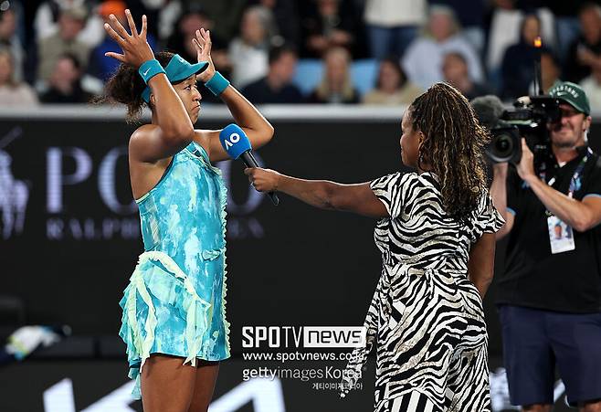 ▲ 오사카는 2018년부터 지난해까지 메이저 대회에서 4번 우승(2018 2020 US오픈, 2019 2021 호주오픈)했다. 한때 23연승 행진을 달리며 세계 1위에 올랐지만 부상 및 정신적인 문제로 추락했다. 최근에는 전통을 강조하는 테니스 무대에 해파리 패션을 입고 나와 논란을 일으켰다.