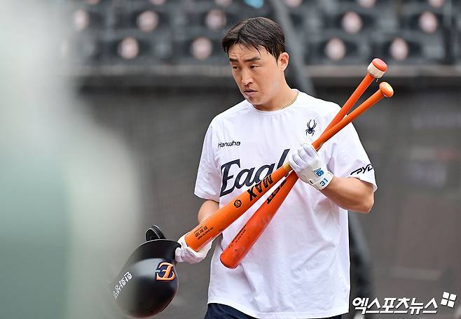 2025시즌 종료 후 커리어 세 번째 FA(자유계약) 권리를 행사한 손아섭. 2개월 넘게 원 소속팀 한화 이글스는 물론 다른 구단과도 계약이 이뤄지지 않고 있다. 사진 엑스포츠뉴스 DB