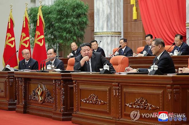 김정은, '당대회 준비' 전원회의서 중요결론 (평양 조선중앙통신=연합뉴스) 김정은 북한 국무위원장이 노동당 9차 대회를 준비하기 위한 당 전원회의 이틀째 회의에서 '중요 결론'을 내렸다고 조선중앙통신이 11일 보도했다. 2025.12.11 
    [국내에서만 사용가능. 재배포 금지. For Use Only in the Republic of Korea. No Redistribution] nkphoto@yna.co.kr
