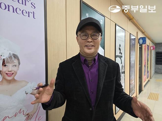 최형오 과천문화재단 대표이사. 이준도기자