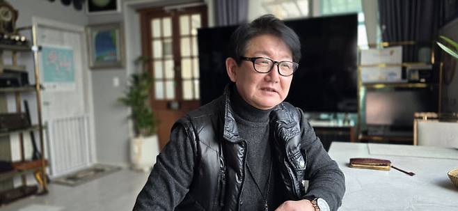 김중식 작가를 경기도 가평에 위치한 김중식 아트센터에서 만나 인터뷰했다.                                   사진 한성일 기자