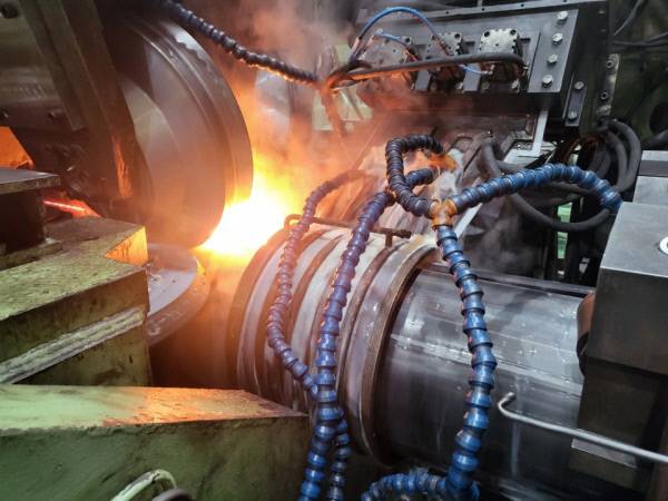 넥스틸의 강관 생산 모습. 사진=넥스틸 제공