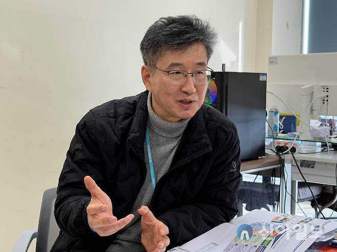 최일윤 본부장이 지난 19일 경기도 의왕시 철도연에서 신아일보와 인터뷰하고 있다. (사진=양지영 기자)