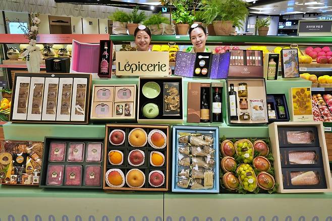 롯데백화점은 26일부터 2월 15일까지 2026년 설 선물세트 본판매에 나선다.(롯데백화점제공)