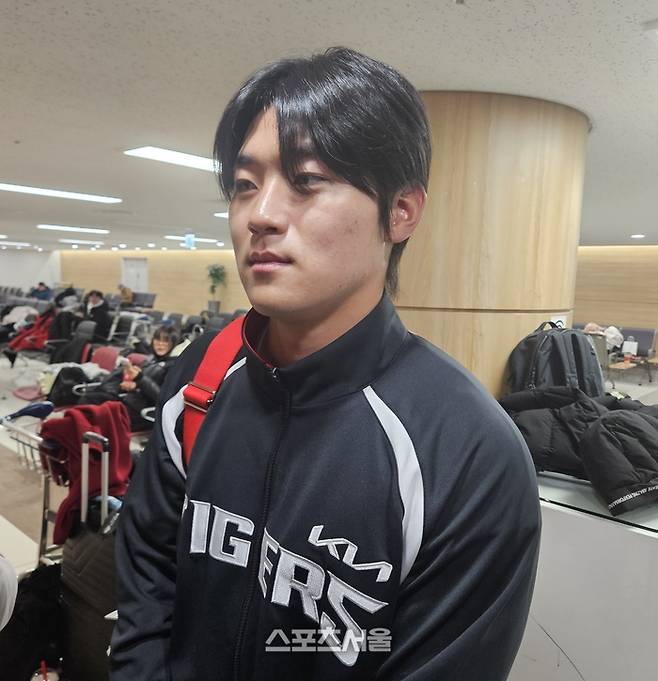 KIA 김도영이 23일 김포국제공항에서 2026 스프링캠프 출발에 앞서 인터뷰에 응했다. 김포국제공항 | 김동영 기자 raining99@sportsseoul.com
