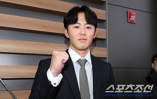 삼성 라이온즈 선수단이 23일 인천국제공항을 통해 스프링캠프가 열리는 괌으로 출국했다. 미야지 유라가 포즈를 취하고 있다. 인천공항=박재만 기자 pjm@sportschosun.com/2026.01.23/