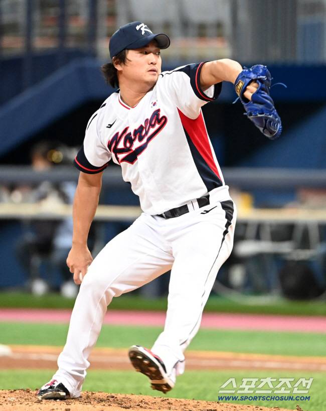 26일 고척스카이돔에서 열린 항저우 아시안게임 야구대표팀과 상무의 연습경기, 고우석이 역투하고 있다. 고척=허상욱 기자wook@sportschosun.com/2023.09.26/