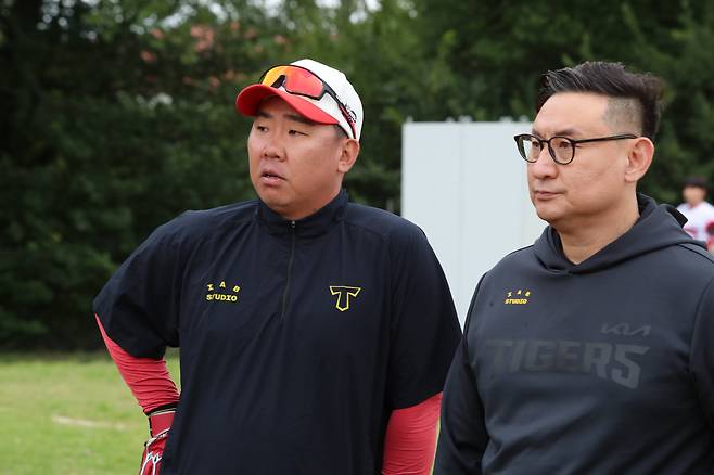 KIA 타이거즈 이범호 감독(왼쪽)과 심재학 단장. 사진제공=KIA 타이거즈