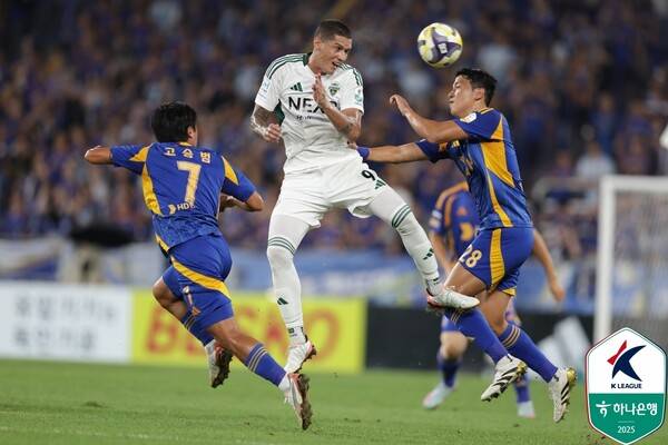 한때 K리그 정상결전과 다름 없었던 전북과 울산의 '현대가 더비'. ⓒ프로축구연맹