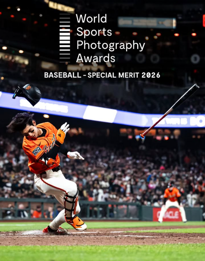 이정후의 사진이 스포츠 사진 공모전 수상작으로 결정됐다. [사진 SNS 갈무리]